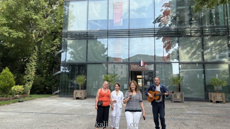 قوافٍ وأصوات: مهرجان الشعر والموسيقى – 21 يونيو ، بانيوليه