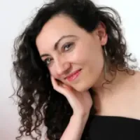 كارولي أكياما